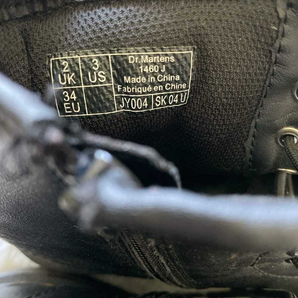 Girls Black 1460 Dr Martens Boots Sz 3 - Picture 5 of 7